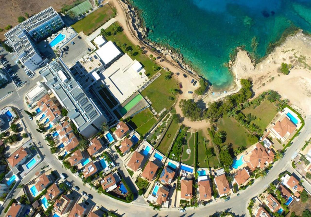 Meryl - Coralli Beachfront Apartment Протарас Экстерьер фото