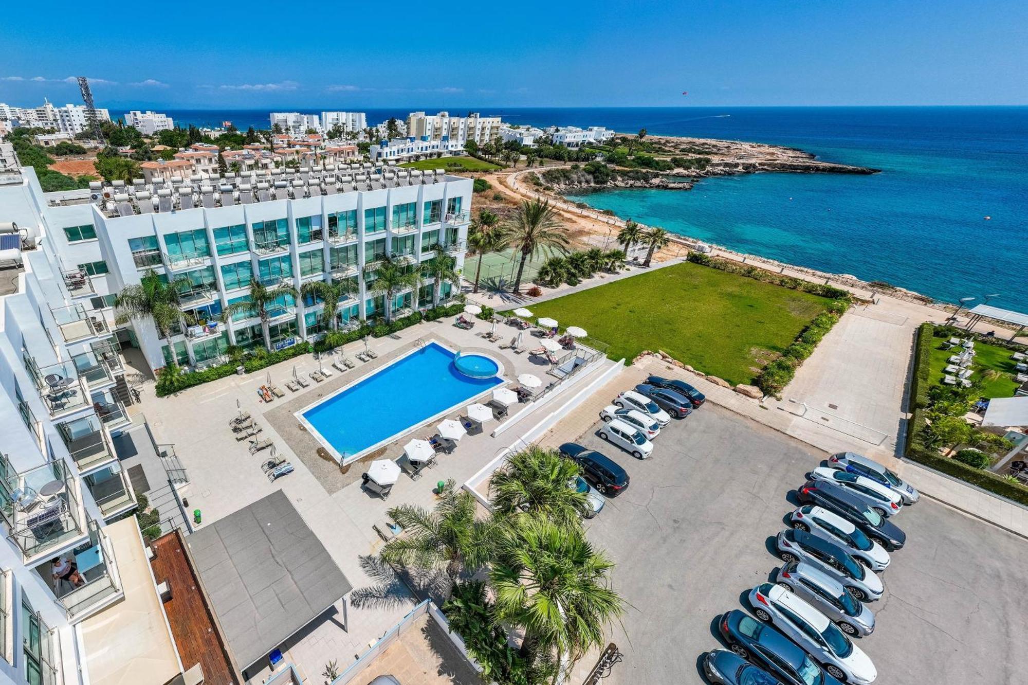 Meryl - Coralli Beachfront Apartment Протарас Экстерьер фото